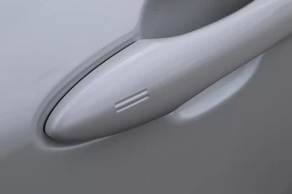 Toyota C-HR+ EXECUTIVE AWD 77KWH NIEUW&DIRECT LEVERBAAR! PANODAK BLIND-SPOT P-SENSOREN 360°CAMERA STOEL/STUURVERW. WARMTEPOMP EL-ACHTERKLEP / 17