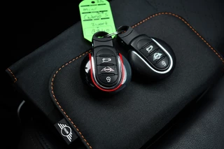MINI Cooper S Cabrio Mini 2.0  JCW-pack ACC HUD H/K Carplay Camera Black-pack DDC / 45