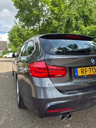 BMW 3-serie Touring M Sport High Ex Panorama A CarPlay Keyless Virtual dash Camera 320i High Executive / 17