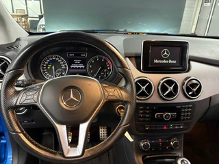 Mercedes-Benz B-Class 180 Ambition Nederlandse auto/ Trekhaak/ Parkeersensoren voor en achter/ Set winterbanden / 14