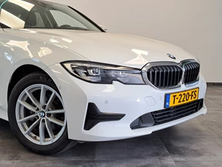 BMW 3 Serie 318i Executive  Navigatie Clima Cruise PDC LM 157 PK! 24 Maanden garantie* (Vraag naar de voorwaarden) / 2