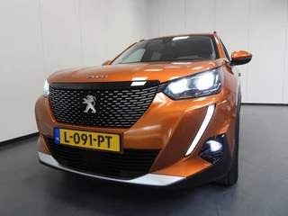 Peugeot 2008 1.2 PureTech 130PK Allure Pack NAVI/CAMERA/CLIMA/LED/17"LMV! / 38