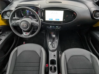 Toyota Aygo X Hybrid 115 GR-SPORT NIEUW MODEL! JBL-AUDIO 18'' LM-VELGEN KEYLESS PARK-SENSOREN STOELVERW NAVI CLIMA AD-CRUISE / 4