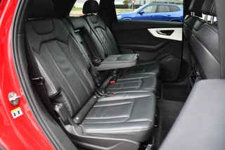 Audi Q7 55 TFSI e quattro S-Line  Rijklaar! Pano 22inch Contourzetels Luchtv / 16
