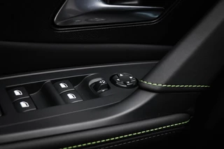 Peugeot e-408 GT 58 kWh | NIEUW | PANORAMADAK | STUURVERWARMING | MASSAGE | DAB | APPLE | 360 CAMERA / 32