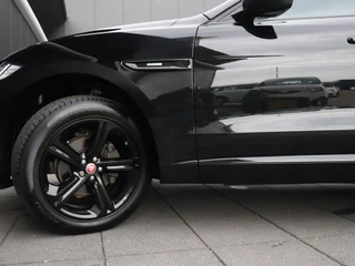 Jaguar F-PACE 2.0 Portfolio AWD 25t / 19