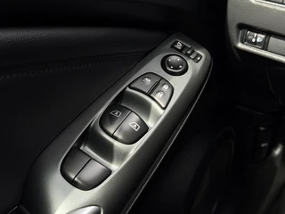 Nissan Juke 1.6 Hybrid N-Connecta / 20