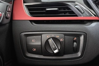 BMW X1 sDrive18i Executive Sport Line Panoramadak Trekhaak Groot Navi Stoelverwarming / 28