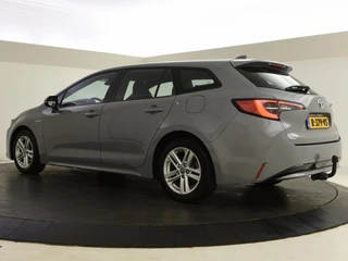 Toyota Corolla Touring Sports 1.8 Hybrid Active | Trekhaak | Stoelverw. | Navigatie / 8