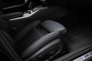 BMW 5-serie Touring 530e xDrive M-Sport | LEDER | STOELVERWARMING | TREKHAAK | 19" / 12