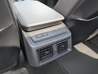 Toyota bZ4X Touring Executive AWD 75 kWh PANODAK JBL-AUDIO 1500KG TREKGEW STOELVERW/KOELING STUURVERW BLIND SPOT WARMTEPOMP EL-ACHTERKLEP / 18