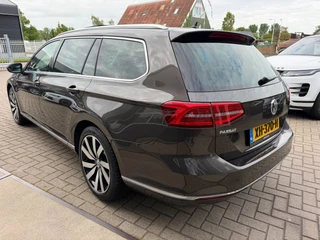 Volkswagen Passat Variant 1.4 TSI ACT Highline Business R / Pano / Massage / Camera / Sportleder / Trekhaak / Zeer mooie auto ! / 21