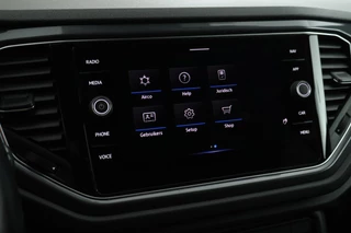 Volkswagen T-Roc 1.5 TSI 150pk R-Line Sport Camera Navigatie / 21