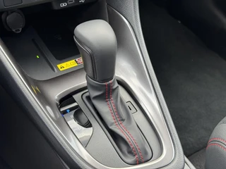 Toyota Yaris 1.5 Hybrid 130 GR SPORT NL-AUTO APPLE/ANDROID CARPLAY PARKEERCAMERA SPORTSTOELEN / 16