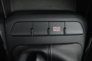 Kia Stonic 1.0 T-GDi MHEV DynamicLine  Navigatie - Achteruitrijcamera - Cruise Control - Apple & Android Carplay - Fabrieksgarantie t/m 14-04-2032 / 49