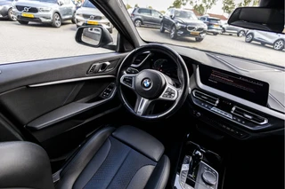 BMW 1 Serie 120i M-Pakket  | NL Auto | LED / 21