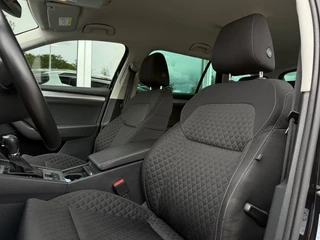 Škoda Superb COMBI 1.5 TSI ACT Business Edition - Automaat Stoelverw. Navi Camera 17inch LMV / 17