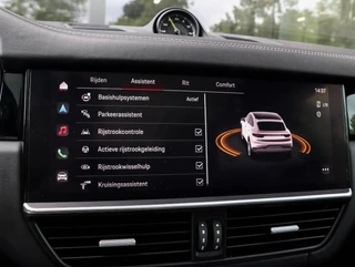 Porsche Cayenne Coupé 3.0 E-Hybrid Pano Achterasbesturing Krijtgrijs Luchtvering Softclose Stoelkoeling SOH 88,7% / 20