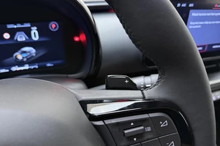 Fiat 600 1.2 Turbo 145pk Hybrid Automaat Sport | DEMO | Tot 8 jaar garantie | Navigatie | Achteruitrijcamera | Elektrische achterklep | LED Matrix koplampen | Sportief interieur | 18" Lichtmetalen velgen | Zwart dak / 26
