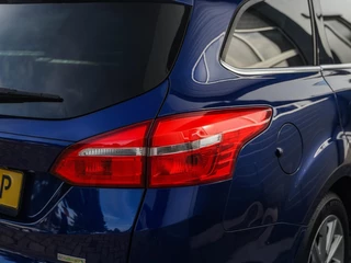 Ford Focus Wagon 1.0 Titanium Edition Xenon | Keyless | Navi | Camera | Stoel+stuurverwarming | Cruise control | PDC v+a / 30
