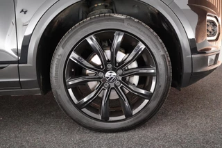 Volkswagen T-Roc 1.5 TSI 150pk DSG Sport Black Style Keyless Camera Virtual Cockpit Navigatie / 45
