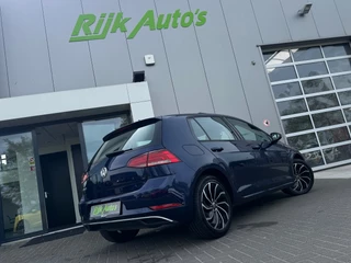 Volkswagen Golf TSI * Panoramadak * Camera * Navigatie * Massage Stoel / 2