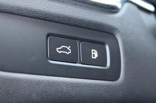 Volvo XC60 2.0 T8 Ultra Bright  | Facelift | Luchtvering | Massage | H/K | Head-Up / 56