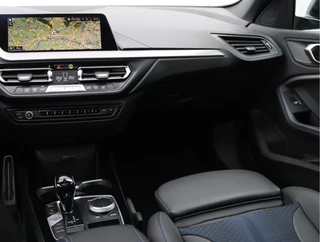 BMW 2 Serie Gran Coupé 218i Executive Edition  | M-sport | Panoramadak | NAP / 21