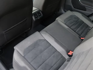 Volkswagen Golf 1.0 TSI Highline R-line  | Panoramadak | Camera | Virtual | LED / 29