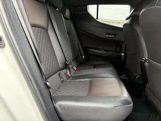 Toyota C-HR 1.8 Hybrid Executive / 17