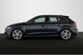 Audi A3 Sportback 30 TFSI Advance Sport S-Line Trekhaak Stoelverwarming Navi Virtual / 30