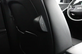 Kia Niro 1.6 GDi Hybrid DynamicLine  - Navigatie - Achteruitrijcamera - Apple & Android Carplay - Climate Control - Virena zekerheidspakket € 895,- / 58