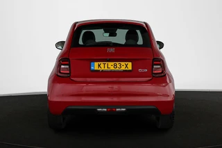Fiat 500 3+1 La Prima 42 kWh Panoramadak Stoelverwarming Camera Apple CarPlay / 17