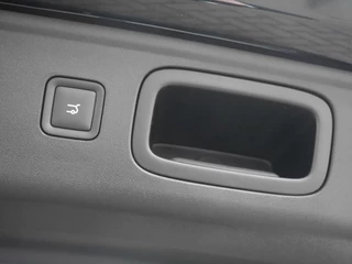 Leapmotor B10 Design ProMax 67.1 kWh | Licht interieur kleur | Navigatie | Rondom camera | 18inch Velgen | Elektrisch bedienbare achterklep | Panoramdak | Stoel verwarming en ventilatie | Stuurverwarming | Uit voorraad leverbaar / 15