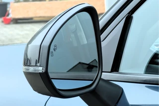 Lynk & Co 01 1.5 261PK PHEV Panorama 360 Camera Apple Carplay Android Auto / 17
