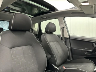 Kia Venga 1.6 CVVT First Edition PANO CAMERA NAVI CRUISE ECC STOEL/STUUR VERWARMING. / 15