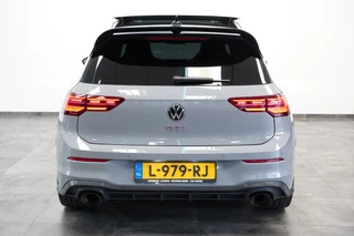 Volkswagen Golf 2.0 TSI GTI  Akrapovič Panoramadak Harman&Kardon Sterrenhemel 19''LM / 30