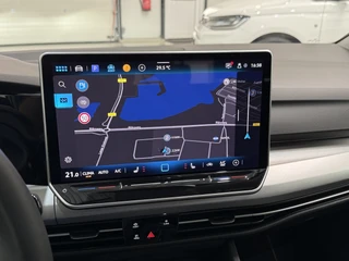 Volkswagen Golf Variant 1.5 eTSI 150pk DSG Style Pano dak / 21