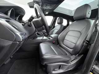 Jaguar E-PACE 2.0 P200 AWD R-Dynamic / 21