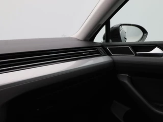 Volkswagen Passat 1.4 TSi 218 Pk PHEV GTE Business | Panoramadak | Camera | Adaptive Cruise | Stoelverwarming | Navigatie | CarPlay | 17 Inch | 73.094 Km !! / 36