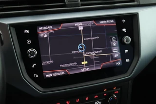 SEAT Arona 1.0 TSI 95pk Style Business Intense Camera Virtual Cockpit ACC Keyless Navigatie Carplay / 22