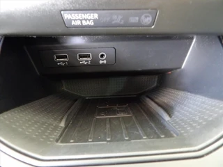 SEAT Arona 1.0 TSI 95pk Style Business Intense / 32