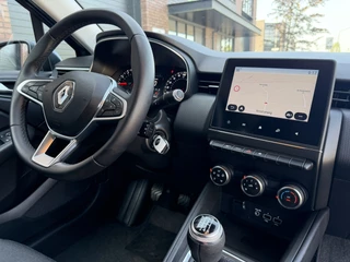 Renault Clio 1.0 TCe / Navigatie / Apple CarPlay - Android / 1e Eigenaar / ALL-Season banden / Cruise Control / PDC met optische w / 14