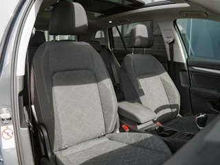 Volkswagen Golf Variant 1.5 eTSI Life Business | PANO | WINTERPAKKET | ADAPTIVE / 7