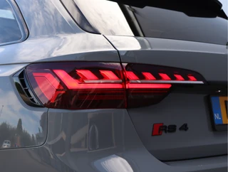 Audi A4 Avant RS4  | RS Dynamic | Pano | B&O | Massage / 20
