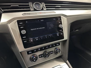 Volkswagen Passat Variant 1.5 TSI Highline NAVI CARPLAY CRUISE LM ECC. / 27