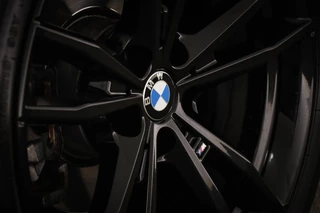 BMW 3-serie 318i M-Sport Executive Edition | AUDIO MEDIA- PACK | DRAADLOZE LADER | DAB | APPLE | CAMERA | 19" / 25