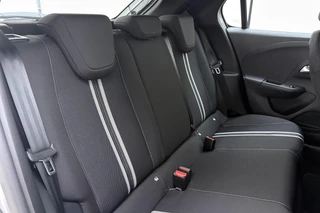 Opel Corsa Electric Long Range GS 51 kWh |  NIEUW | tot 429km WLTP | 100kW snelladen | Stoel- & stuurverwarming | Camera | Apple Carplay/Android Auto / 17