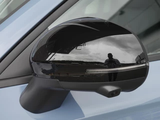 Leapmotor B10 Design ProMax 67.1 kWh | Wltp 434km | 750kg trekgewicht | Stoel en stuur verwarming | 360 graden camera | Lederen bekleding | Panoramadak | Led | Regensensor | Sfeerverlichting | Elektrisch verstelbare voorstoelen / 54