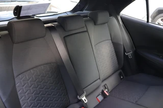Toyota Corolla 2.0 Hybrid BI-TONE STOEL/WISSER&STUURVERW HEAD UP DISPLAY KEYLESS DAB+ CAMERA LM-VELGEN APPLE/ANDROID / 27